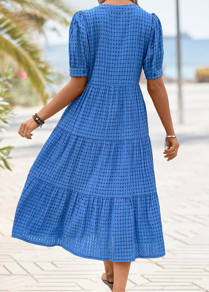 Robe à manches courtes et col fendu