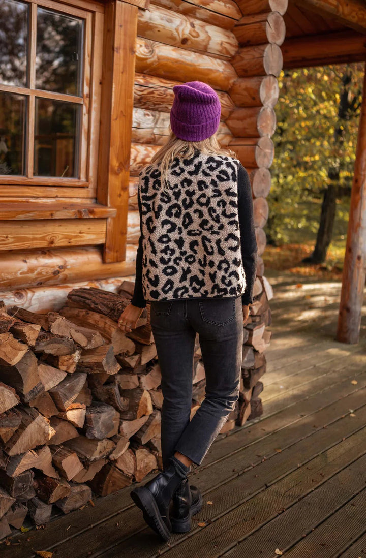 ASTRID™ | Il gilet in maglia leopardata